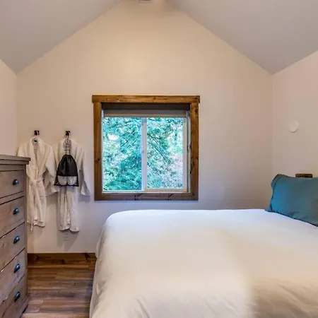 Tall Pines A Cozy 1 Bedroom Tiny Cabin